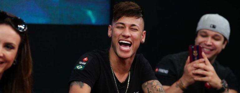 neymar-jr-enjoys-playing-high-stakes-poker-while-he-recovers-from-surgery.jpg